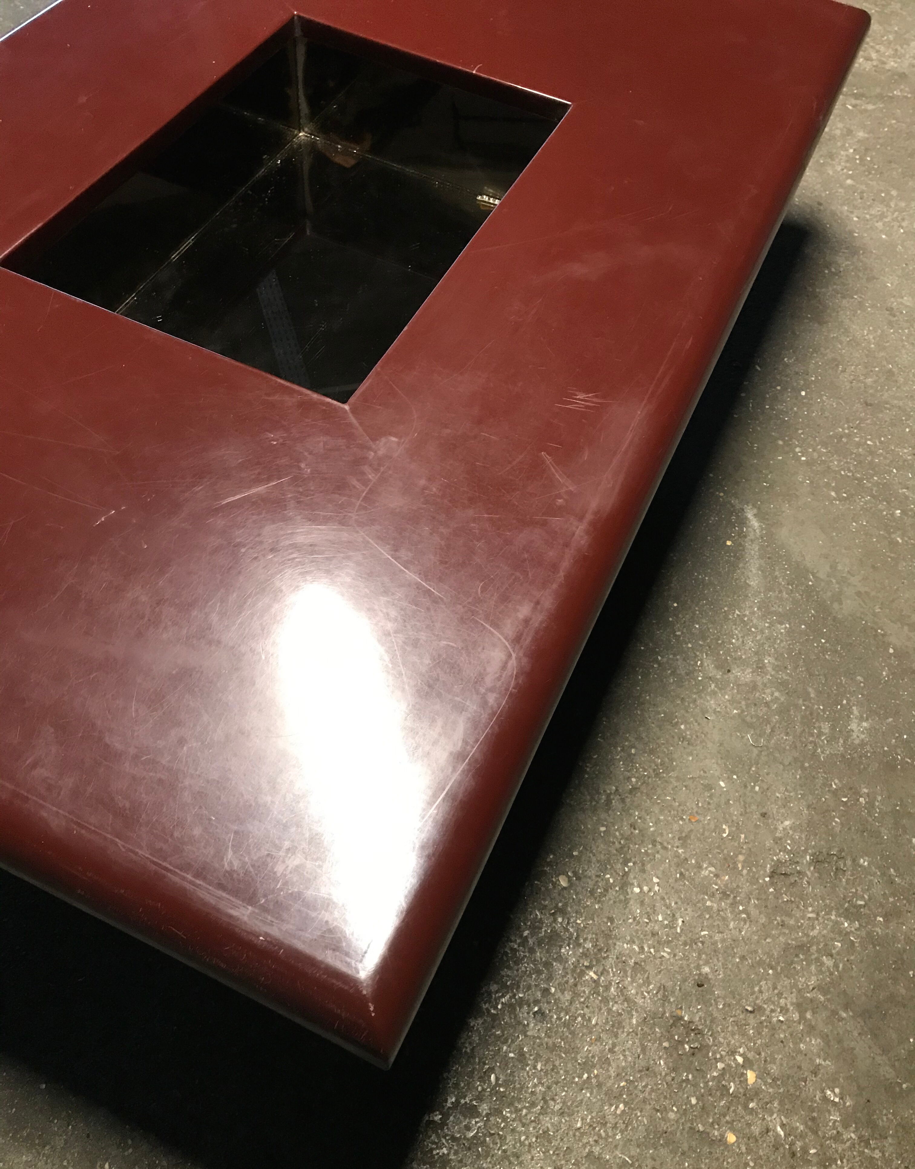 Table basse de Jean Claude mahey, laque, 1970, design vintage