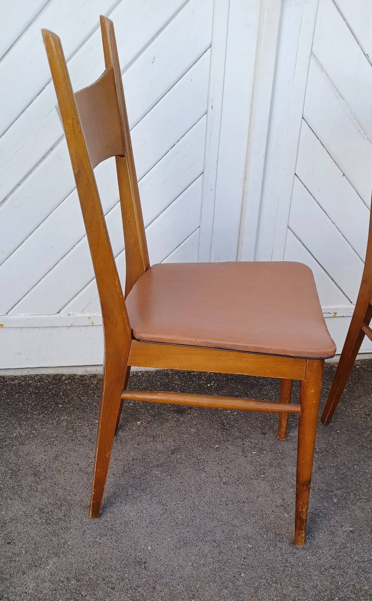 Paire de chaises en hêtre des années 50