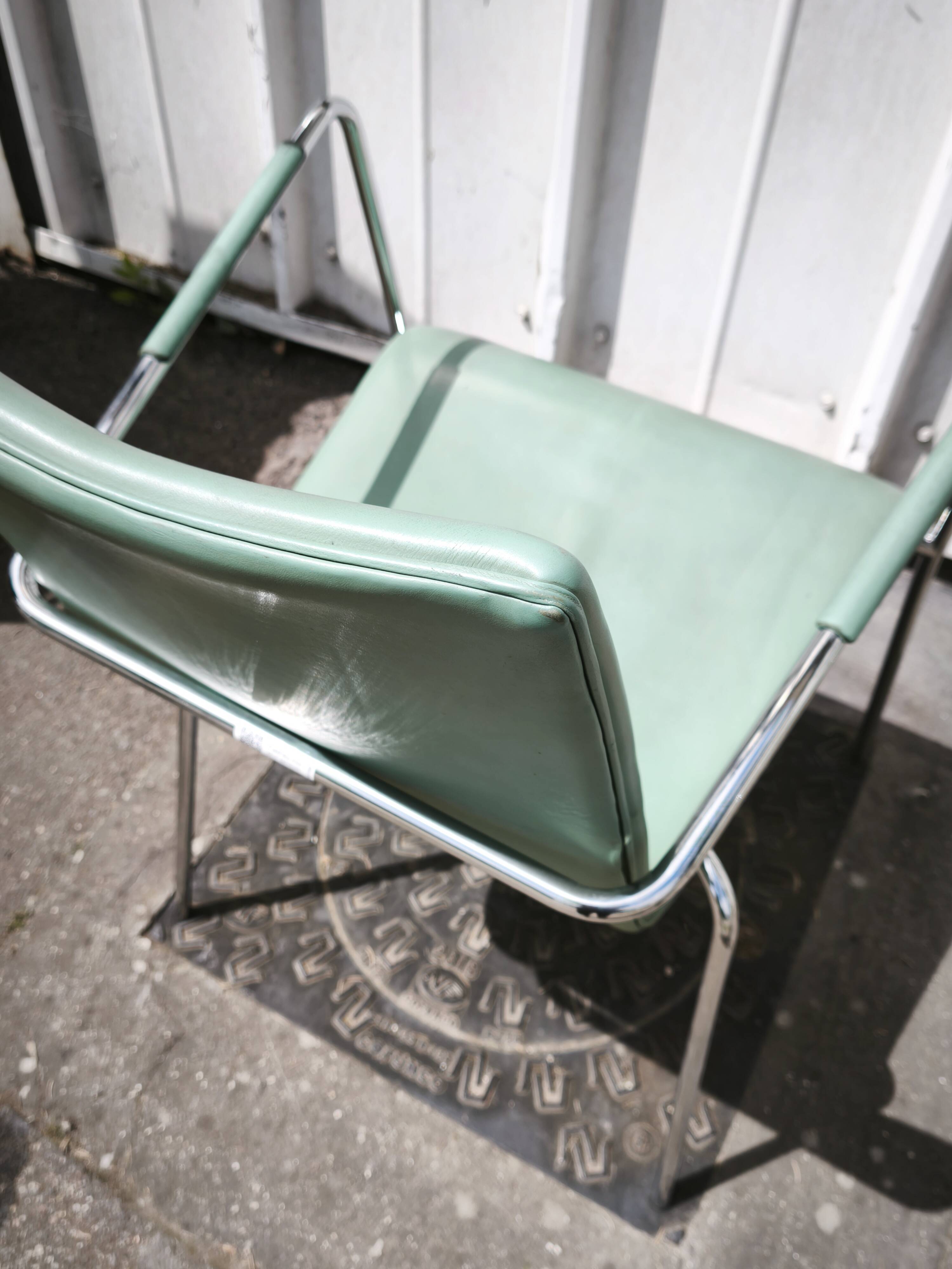 Set of 8 designer visitor chairs