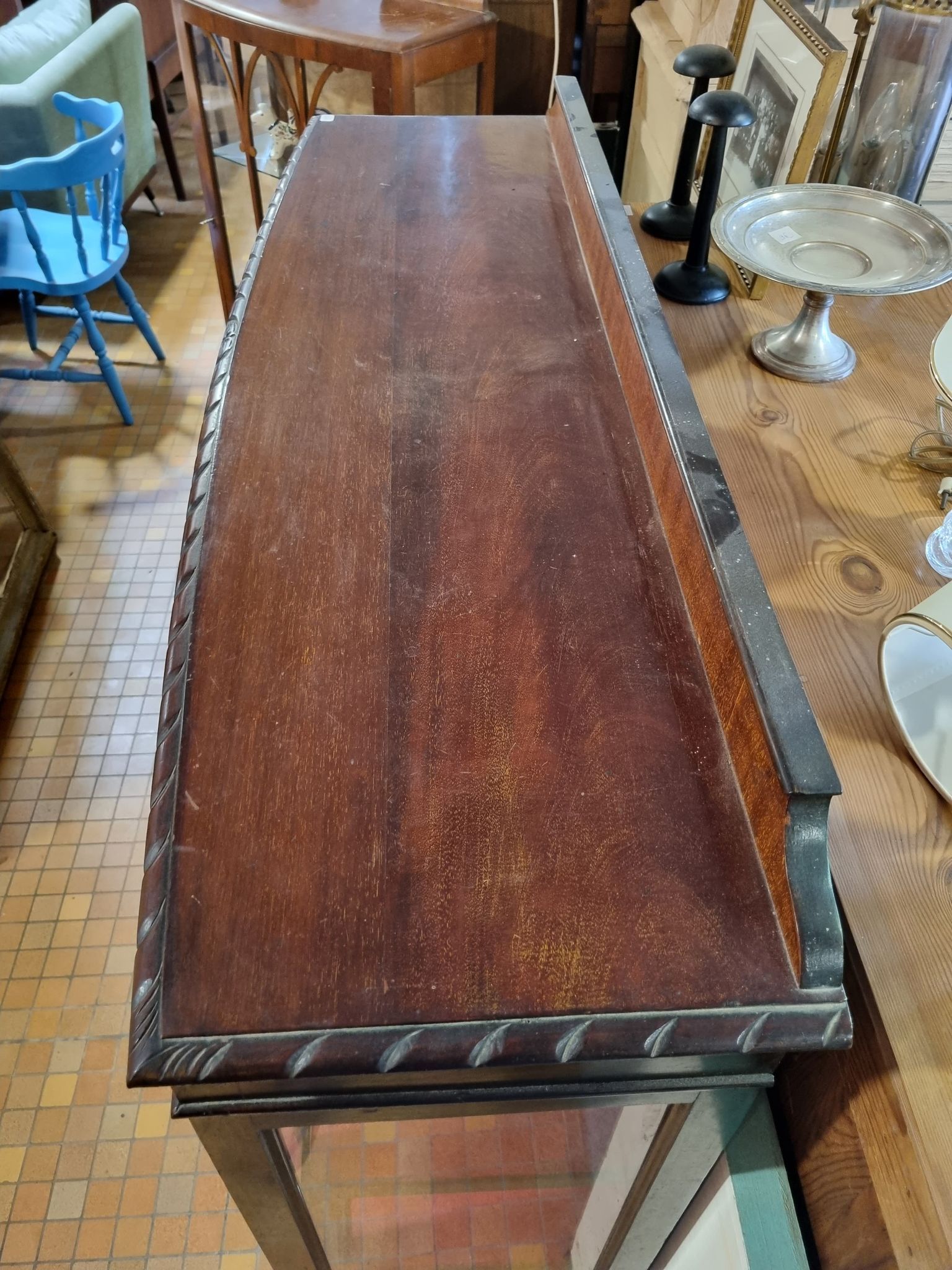 English mahogany showcase