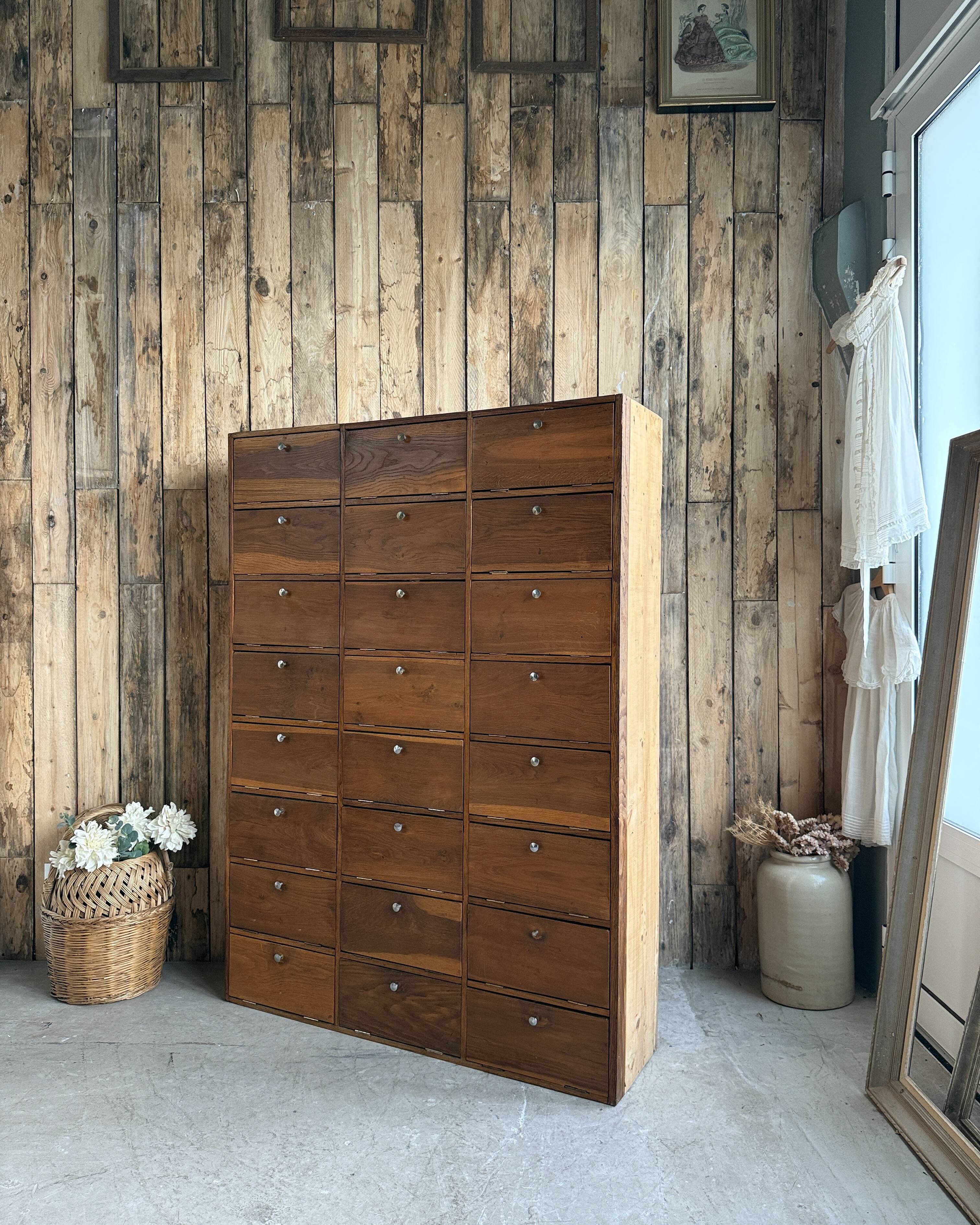 Duo de meubles de notaire à clapets (rénovés)