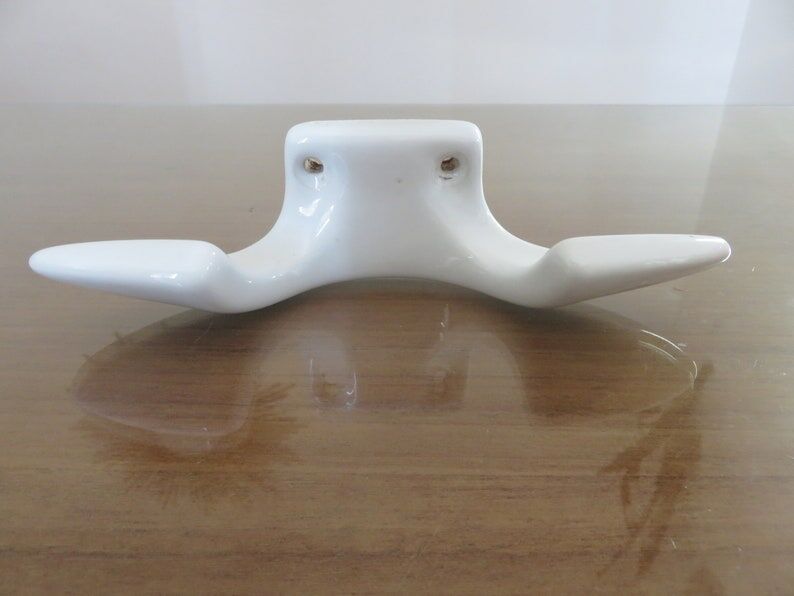 Double hook in white porcelain Art Deco style