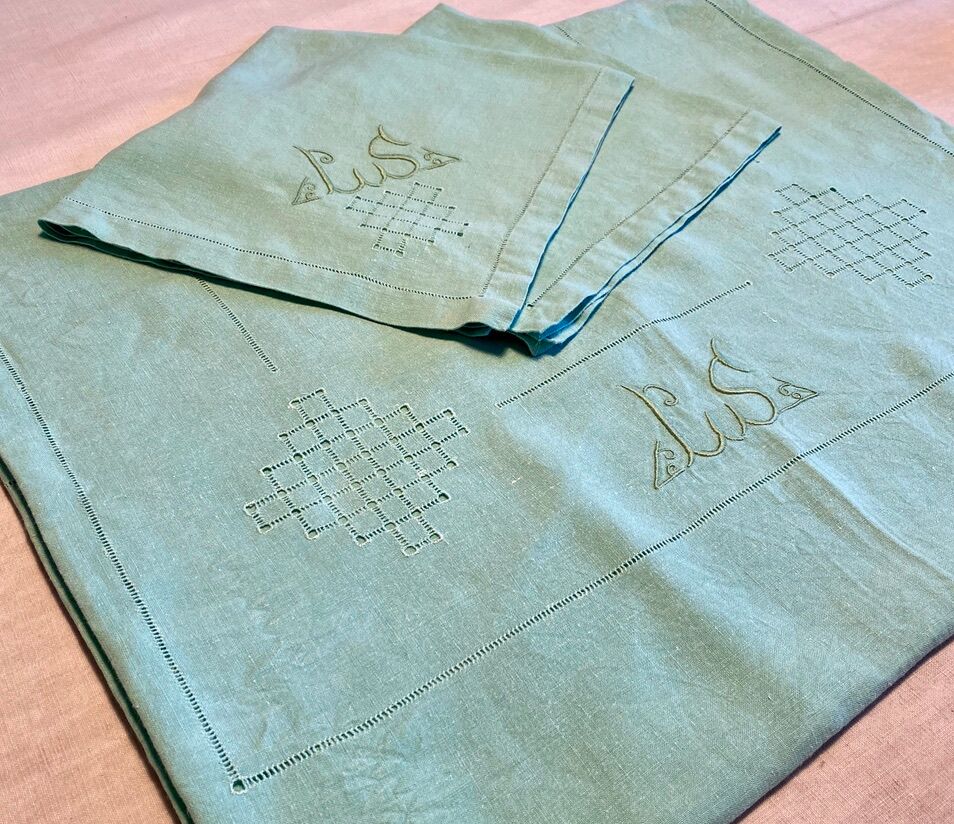 Old tablecloth and its 8 embroidered napkins "la malabar LS" - green - 150x170 cm - linen thread