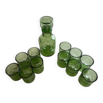 Ensemble carafe et verres à eau vert