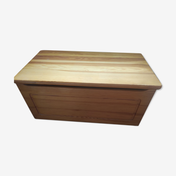 Storage chest / toys