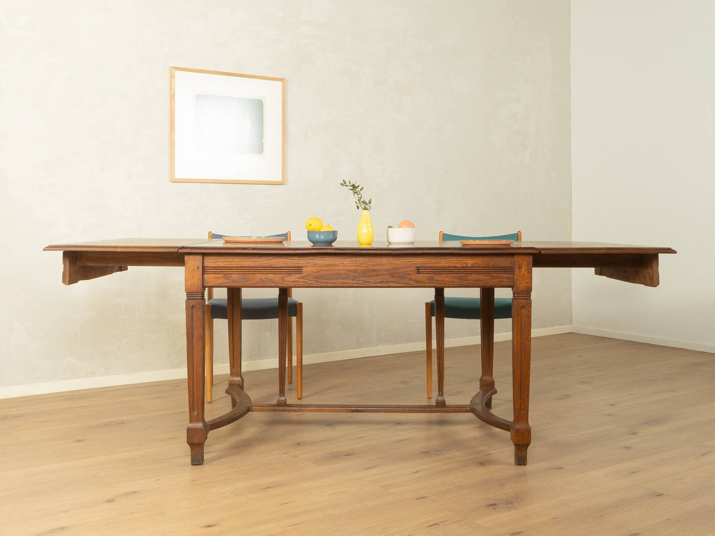 Art Nouveau dining table made of solid oak, Germany, 1910s