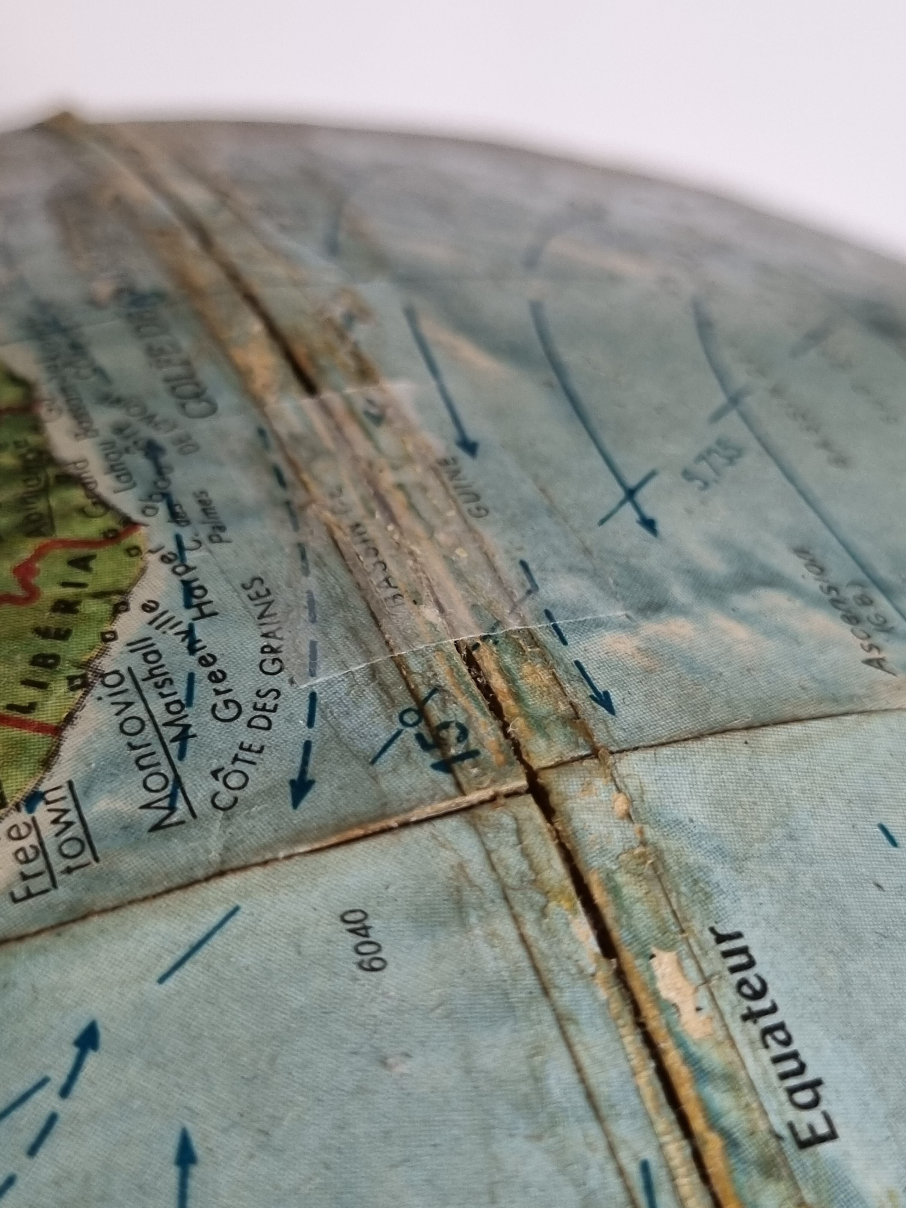 Globe in relief, Scan-Globe Denmark, gyroscope, 30 cm