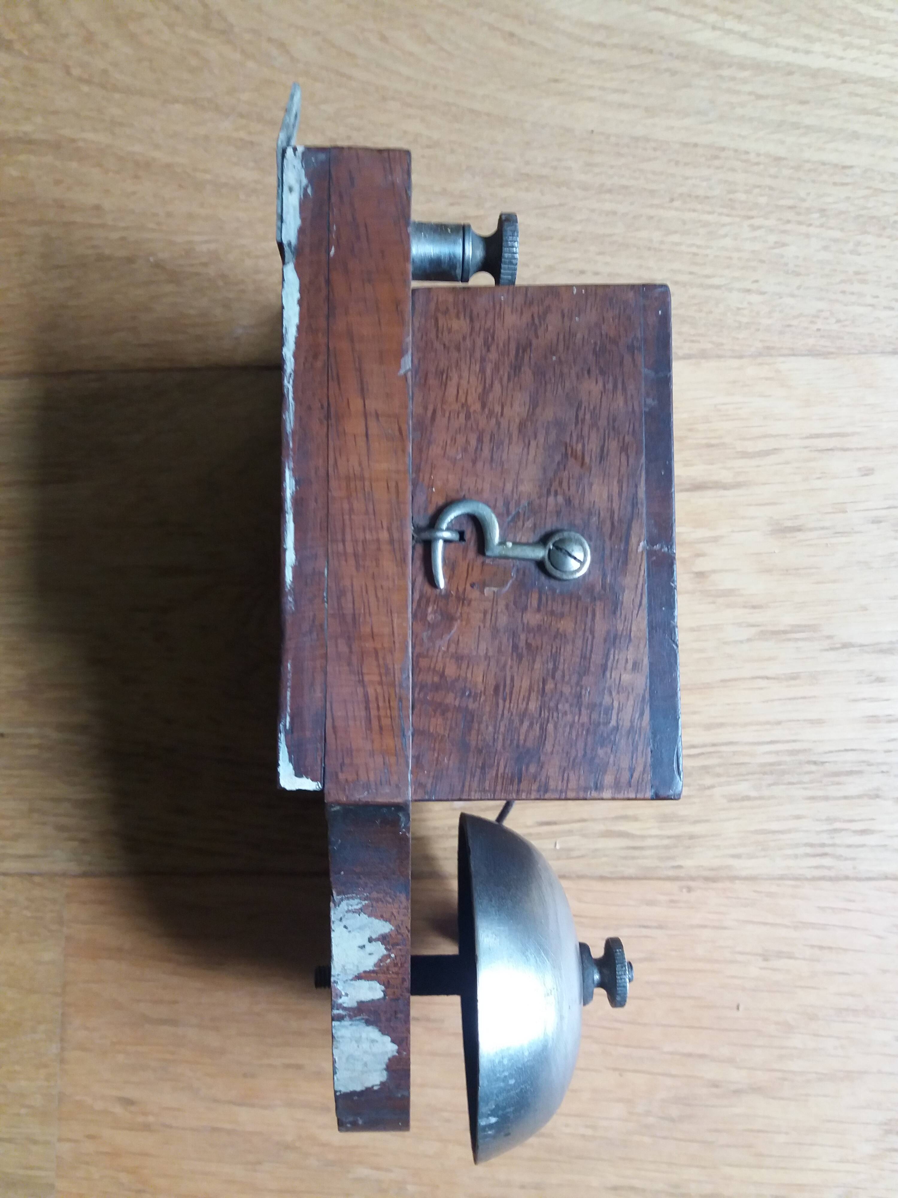 Old telephone bell chime