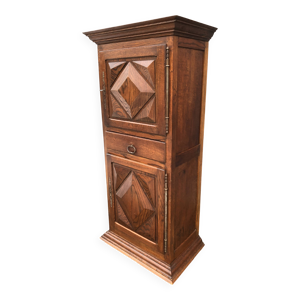 Armoire en chêne massif