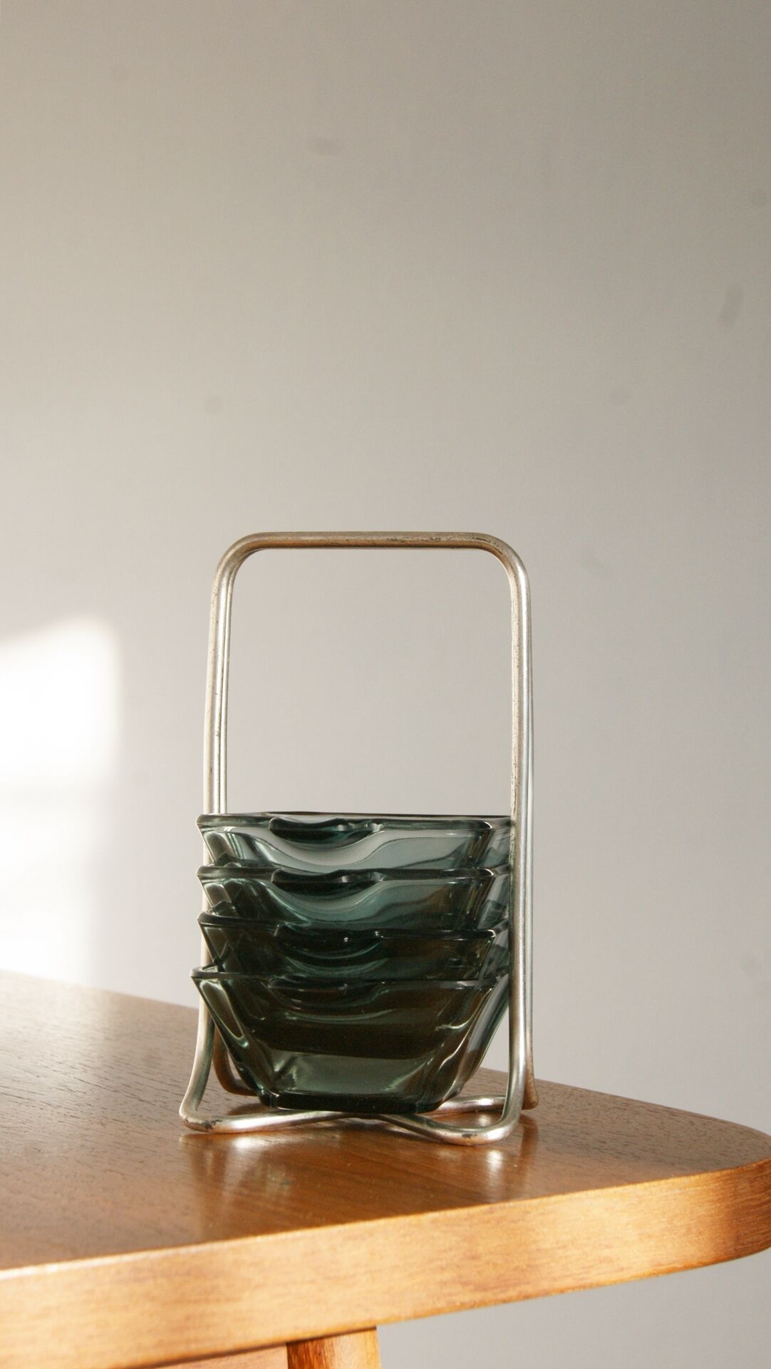Cendrier en verre tourmaline du milieu du siècle par Wilhelm Wagenfeld pour WMF