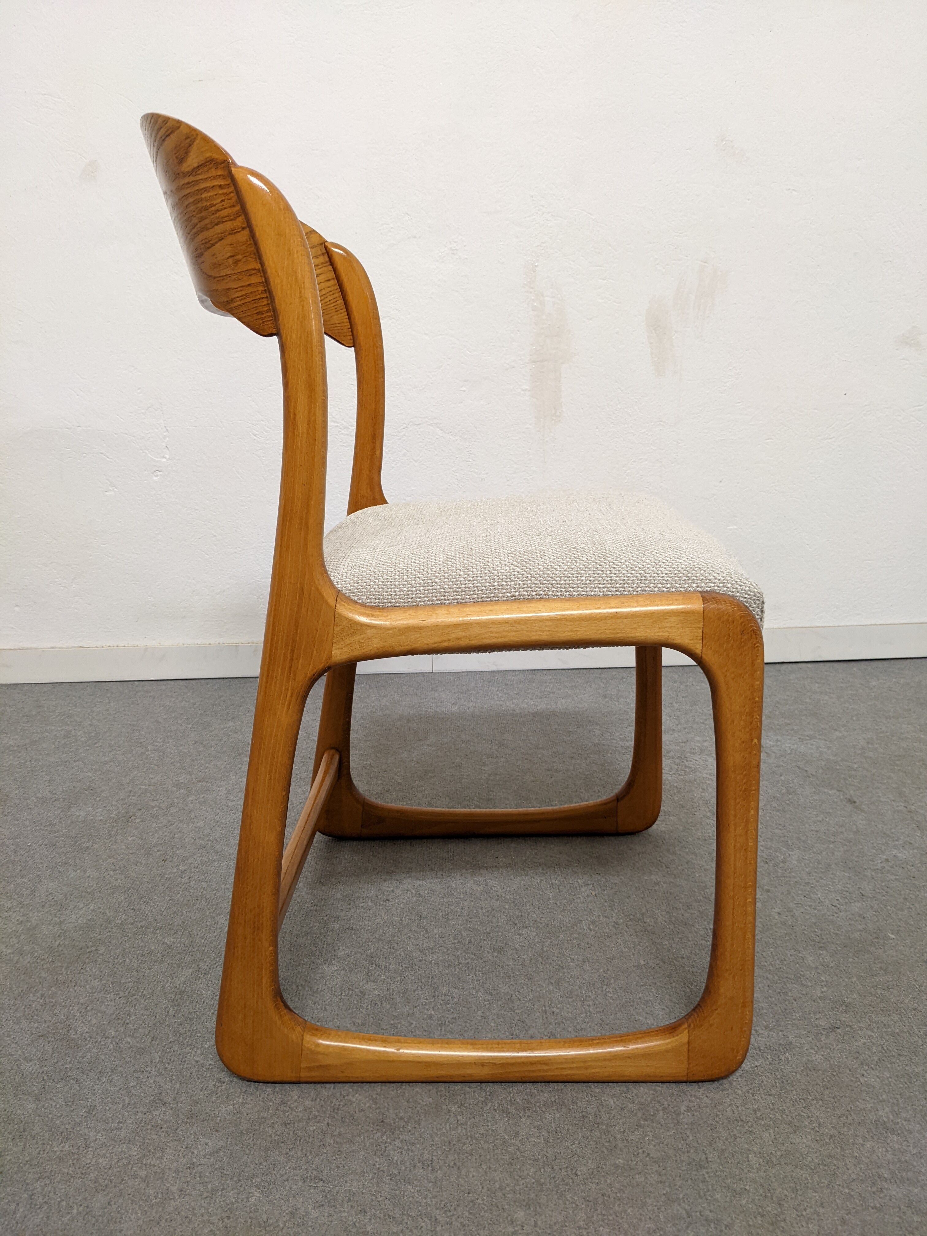 Série de 4 chaises traineau Baumann des années 60/70