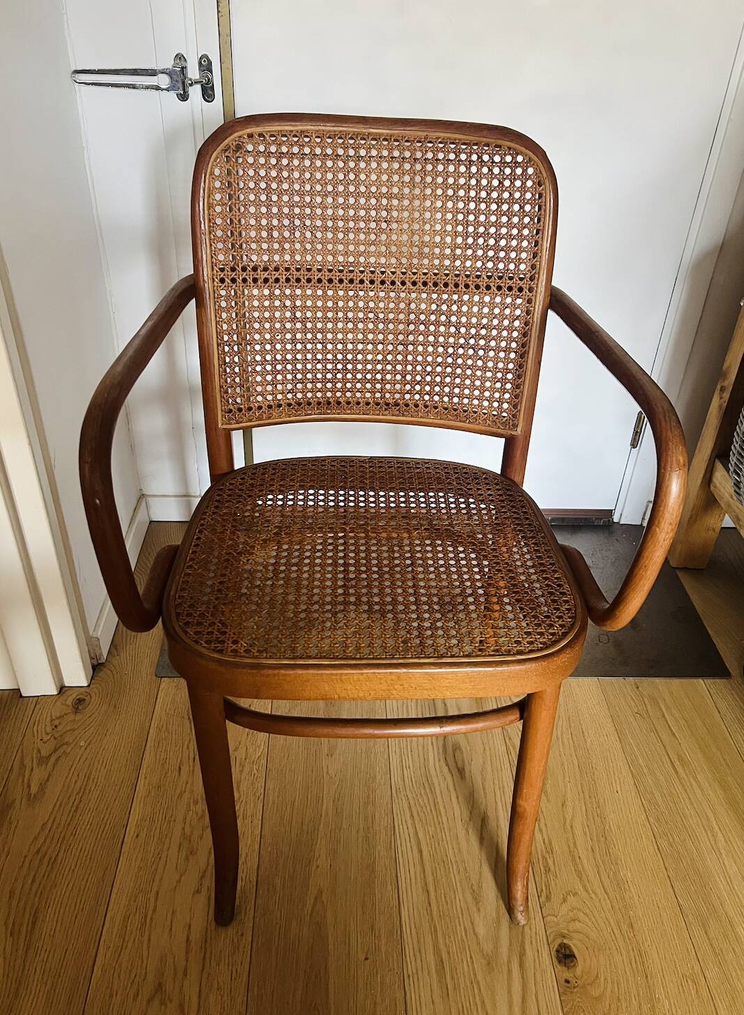 Fauteuil 811 ou Prague, Josef Hoffmann pour Thonet, circa 1930
