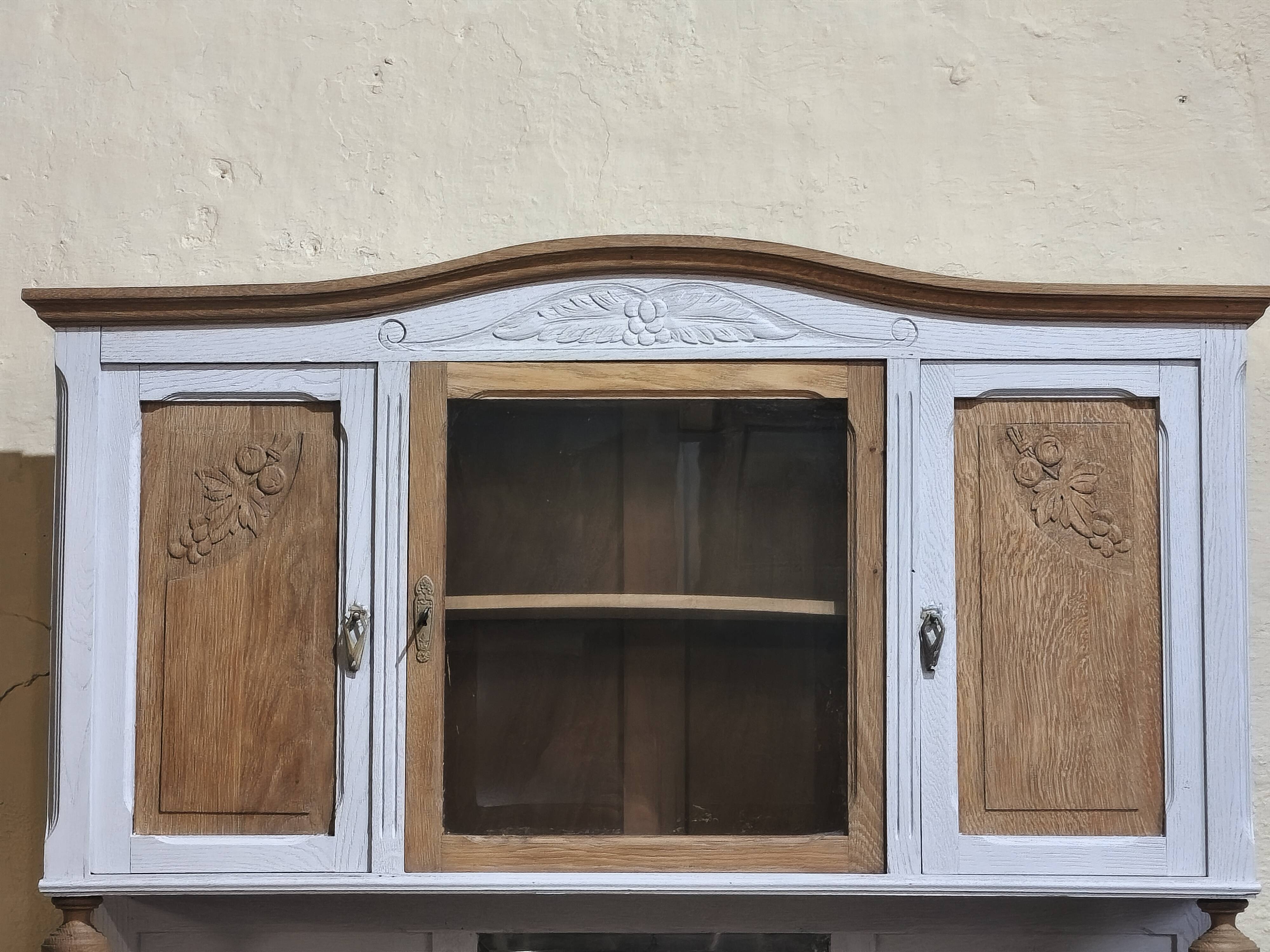 Buffet parisien années 30 aérogommé puis vernis naturel et peinture