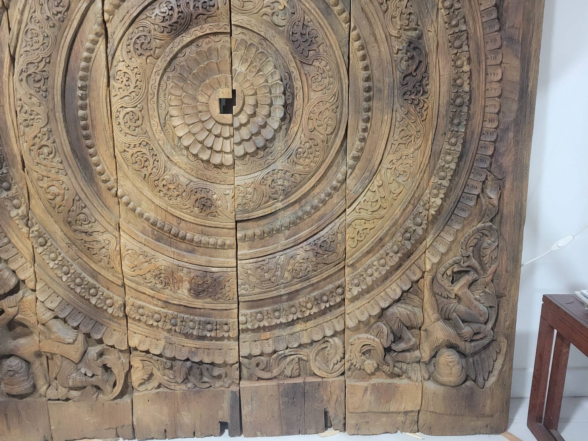 Carved wooden ceiling Curiosity cabinet 155×194cm