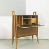 A secretary fell in the 1950s