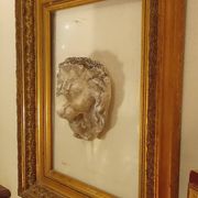 Ancien cadre doré ornement tête de lion sur plexiglas