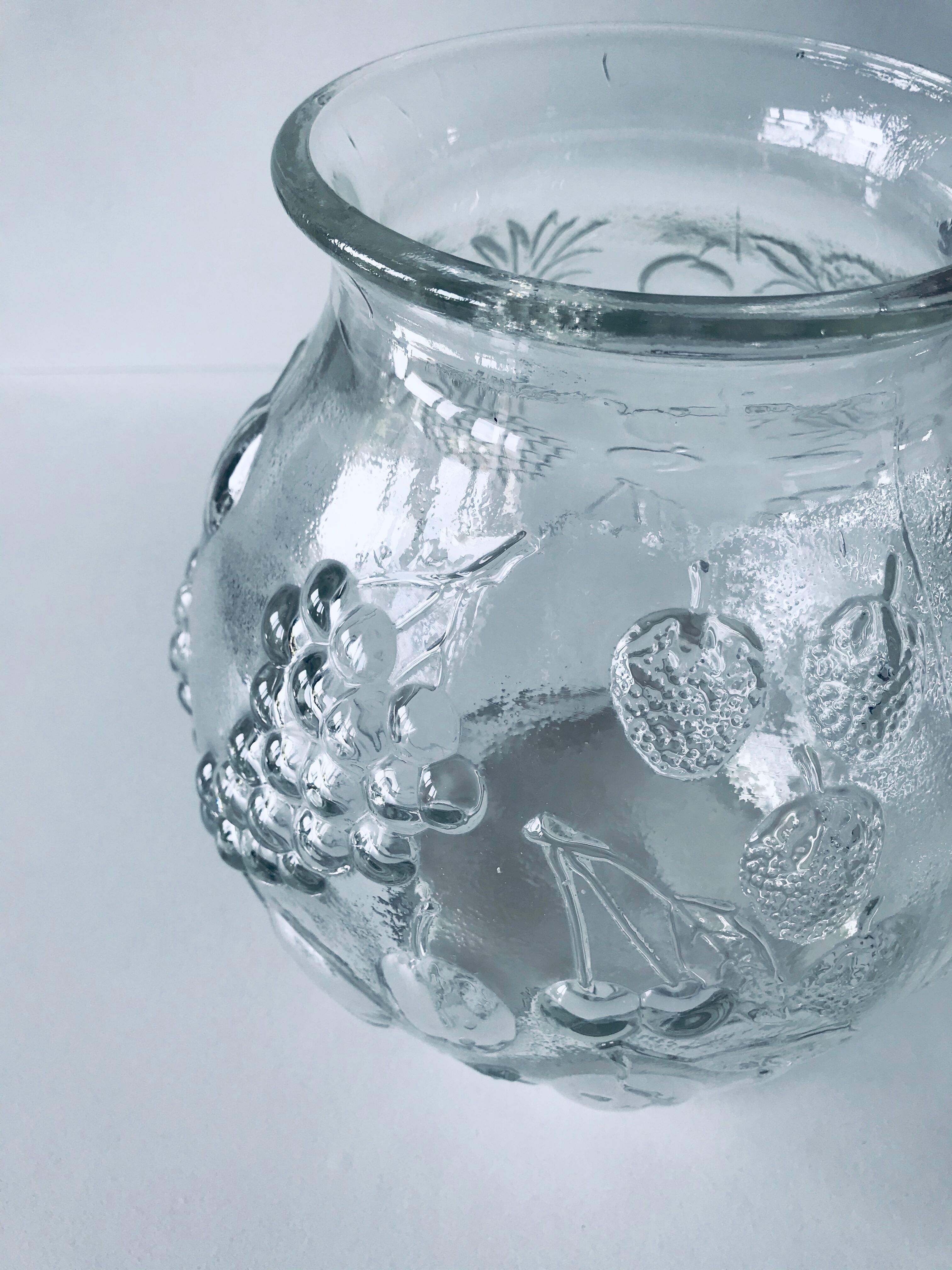 Glass vase tutti frutti