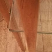 Desserte à roulettes en laiton doré et verre biseauté