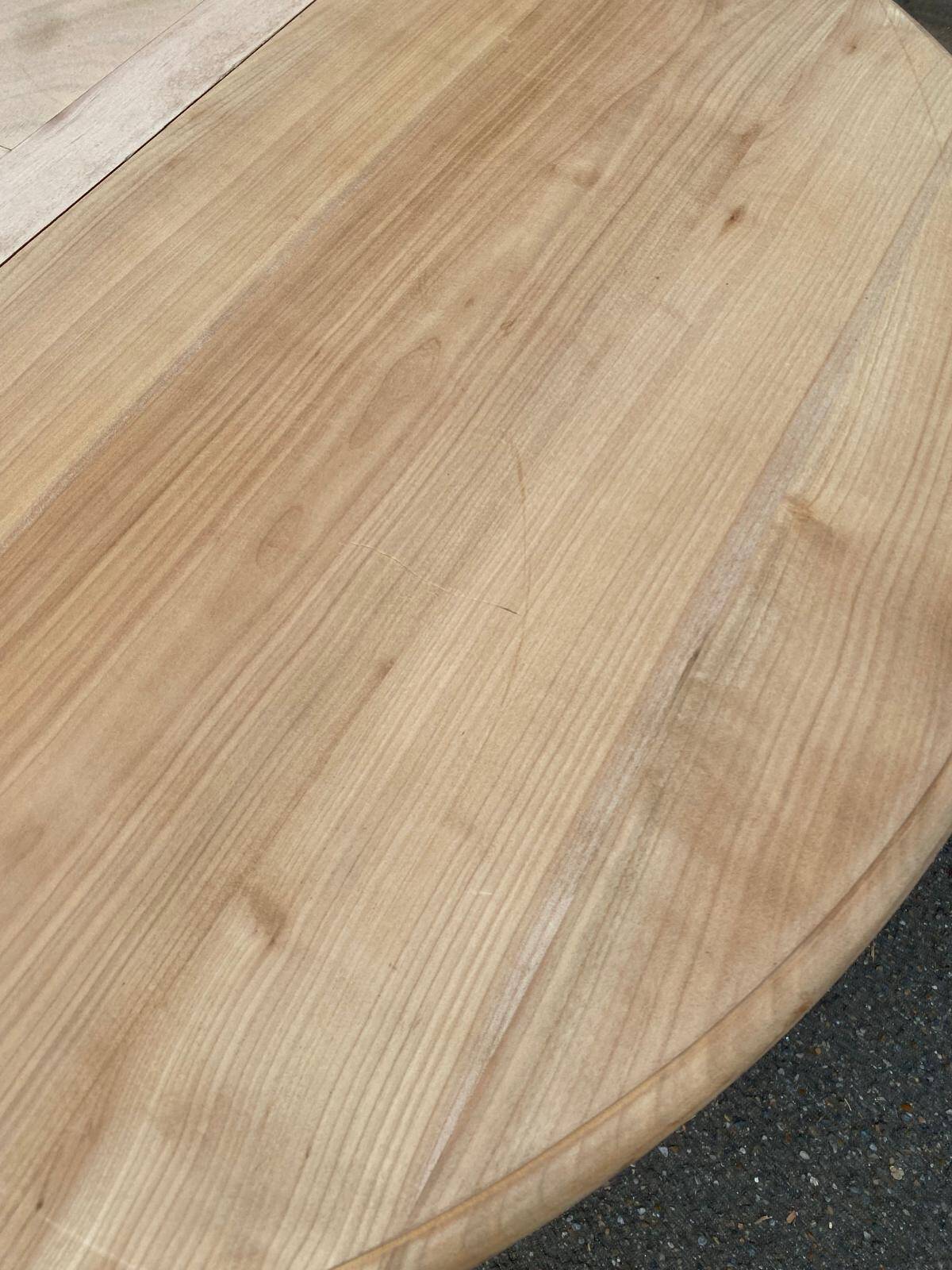 Table à manger ronde pied central extensible décapée en bois massif 3 rallo