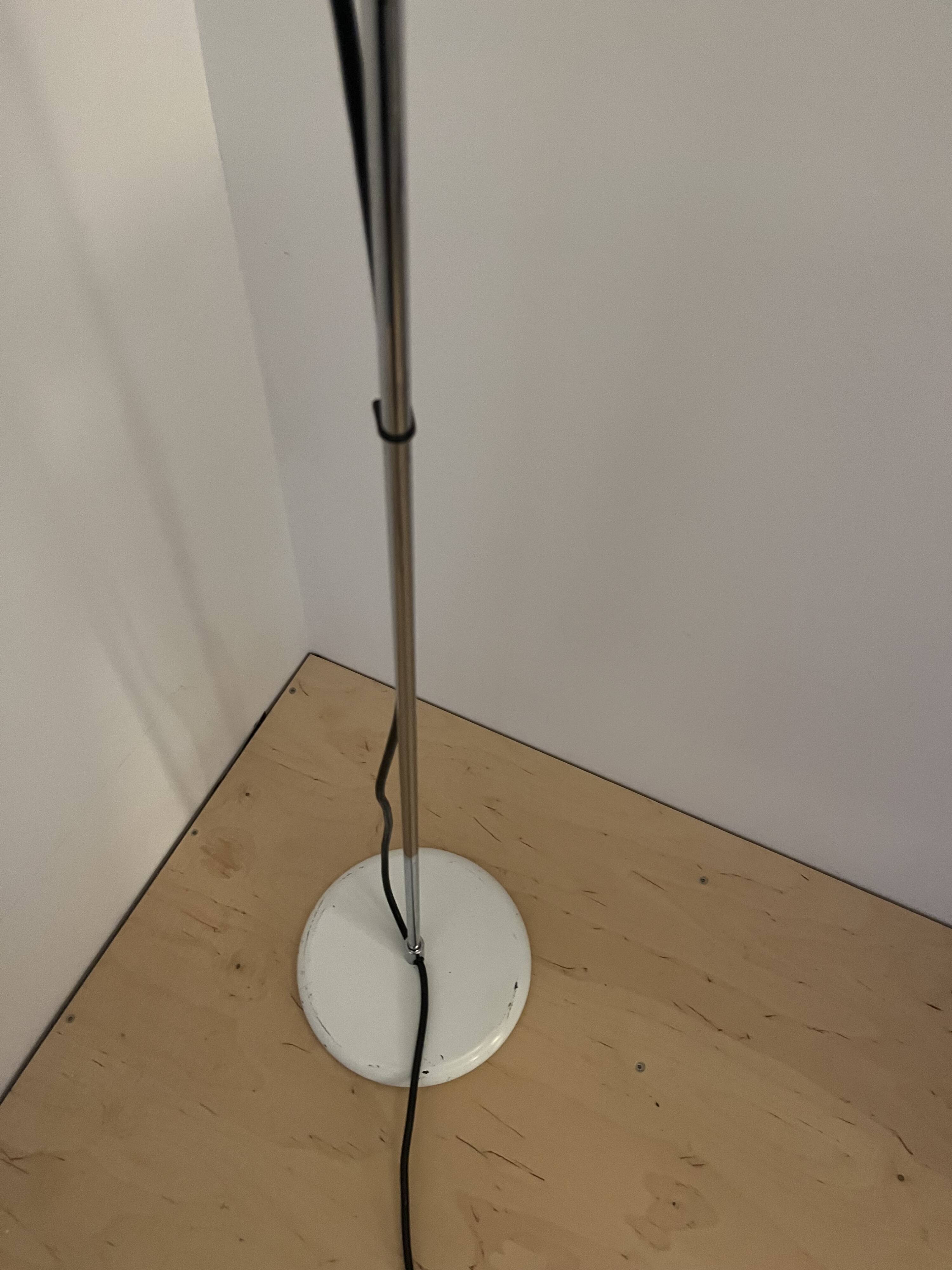 Joe Colombo floor lamp model 626/L for Oluce