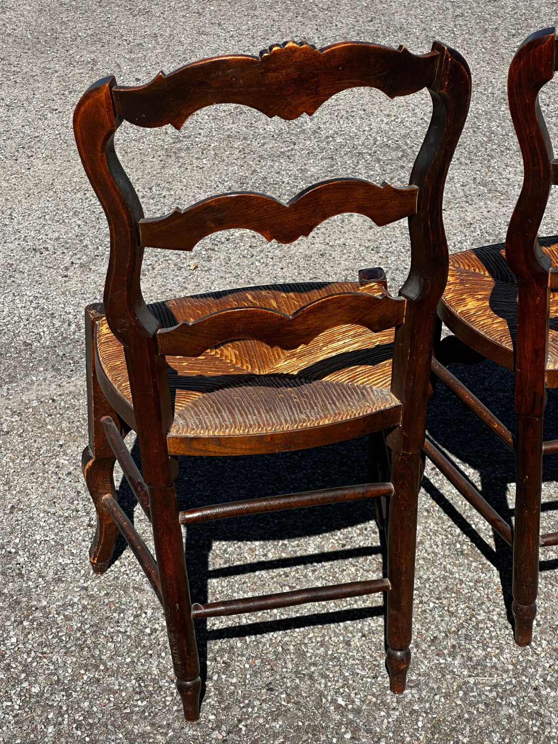 Set of 4 Louis XV straw chairs – solid wood – curved backrest