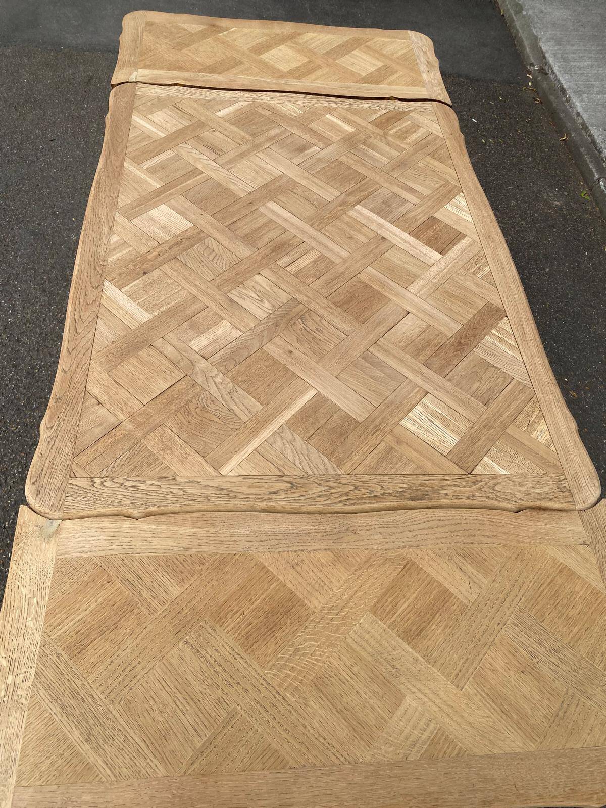 Renovated Louis XV extendable dining table in solid oak 120-200cm