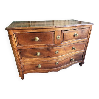 18th century curved walnut 4-drawer chest