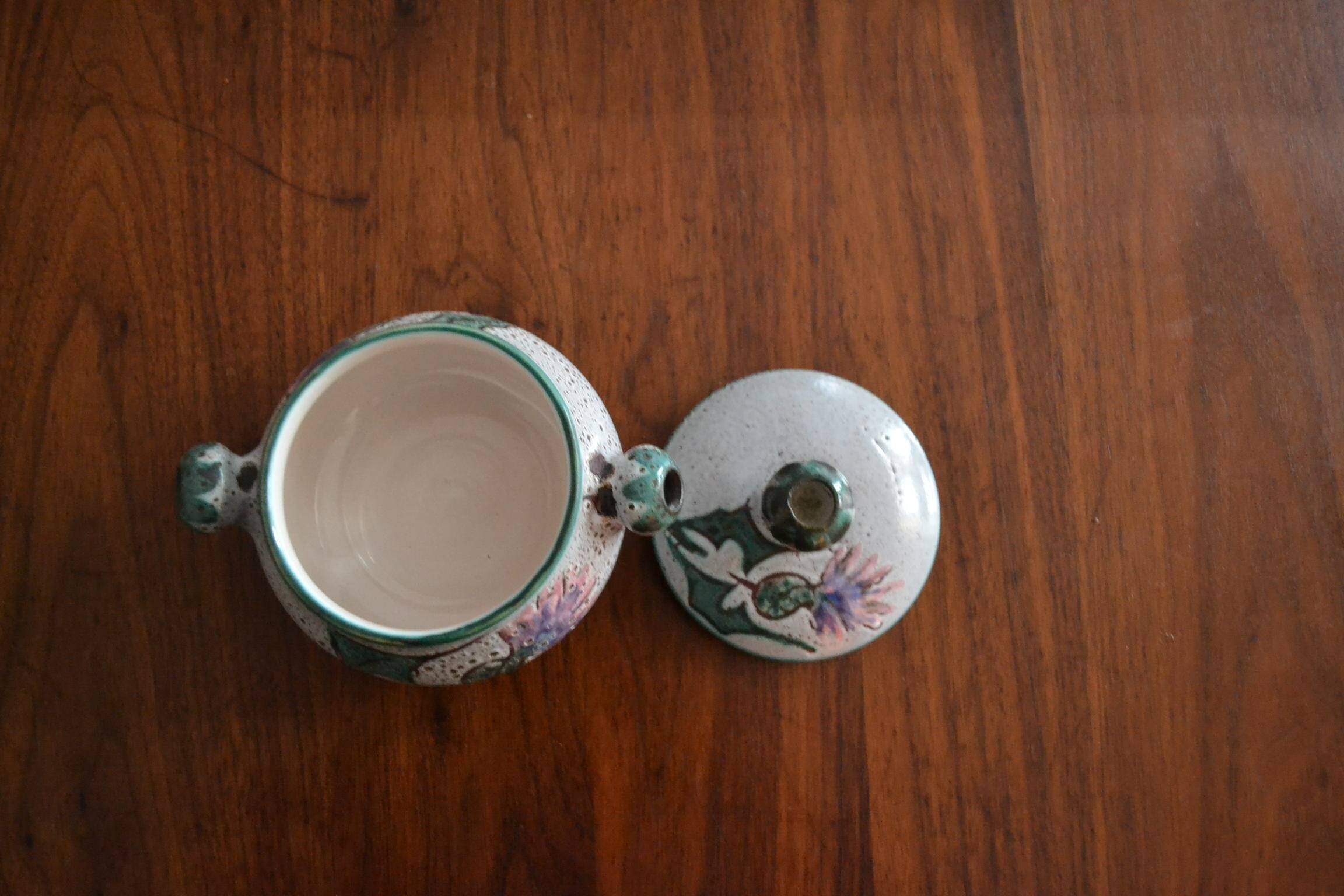 Valauris sweet box thistles