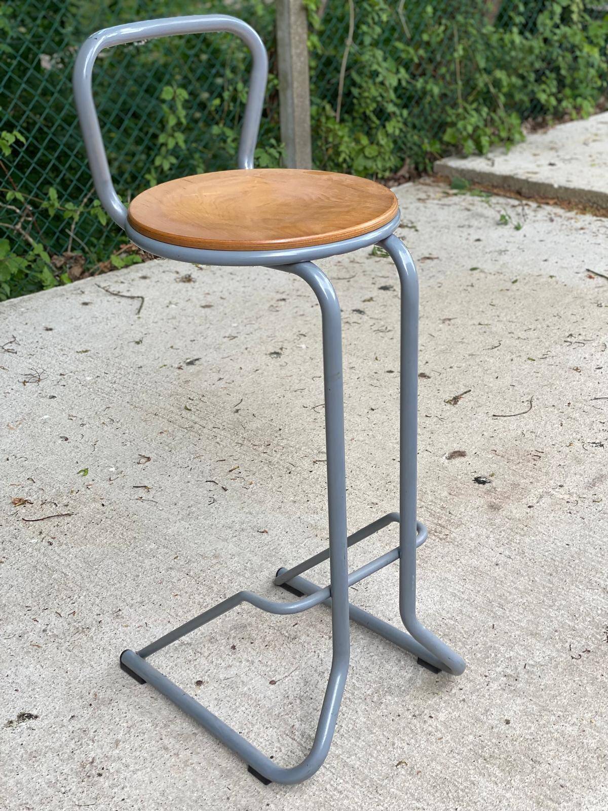 Tabouret de bar en acier courbé gris et bois massif 80cm