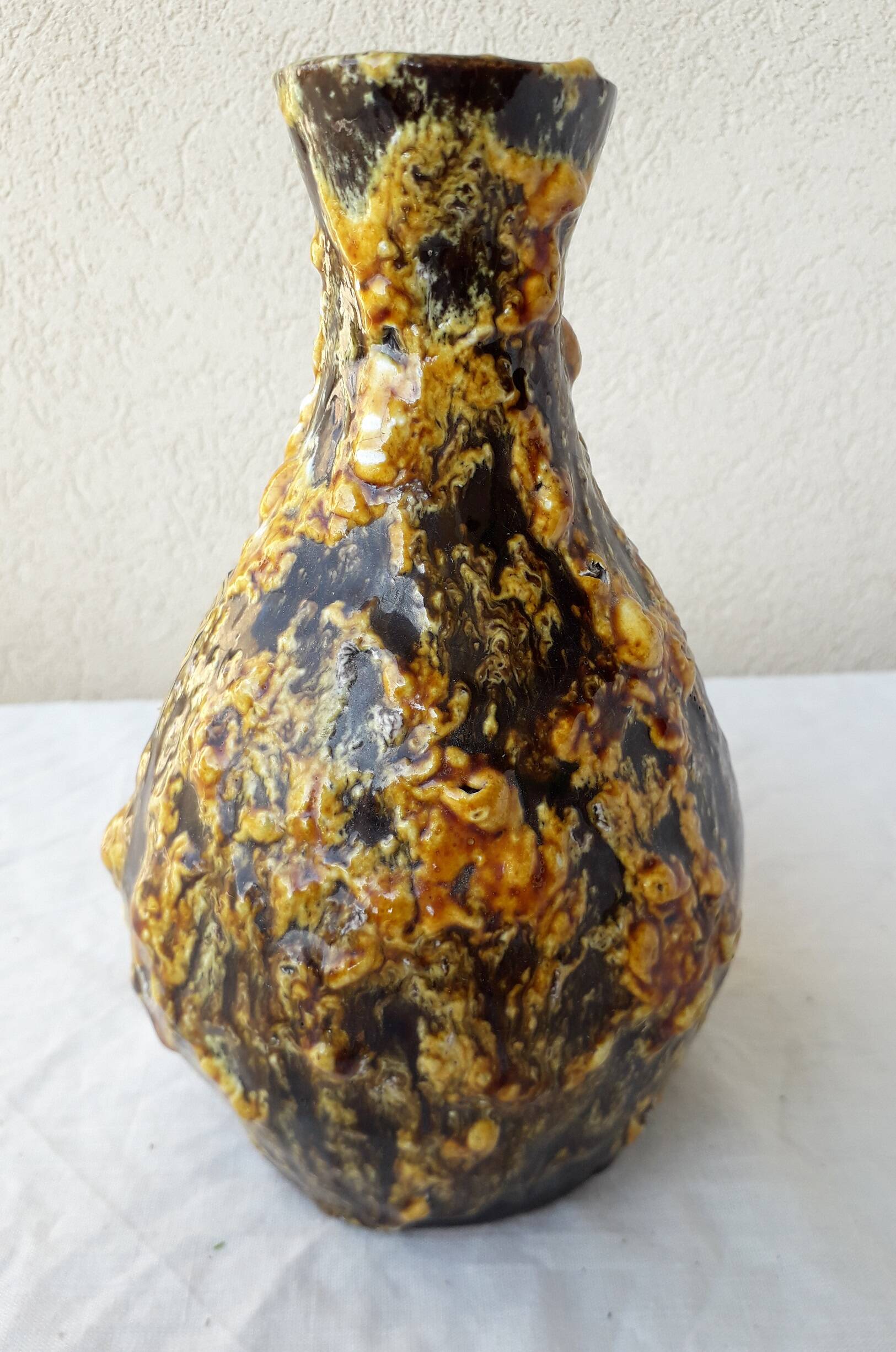 Ceramic fat lava vase
