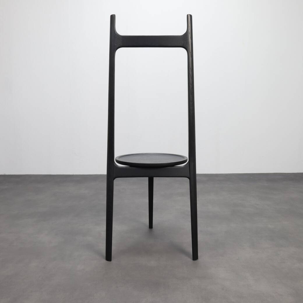 Fauteuil d'appoint à dossier haut/dressboy « Taylor Valet » par Stellar Works