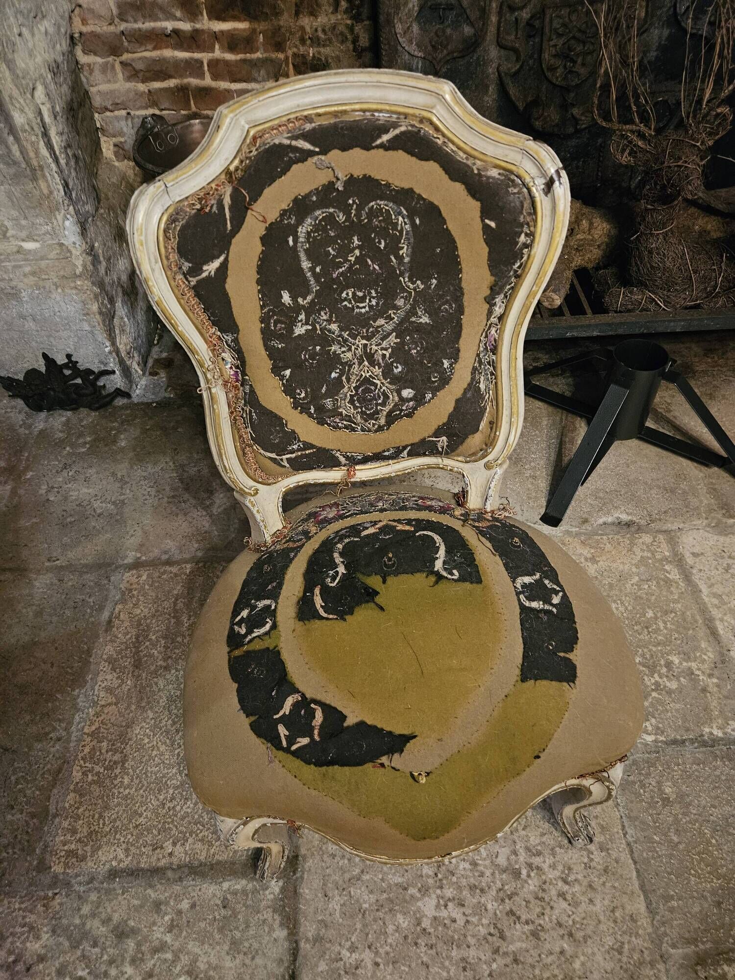 Chaise Louis XV authentique – XVIIIᵉ siècle – bois sculpté, à restaurer