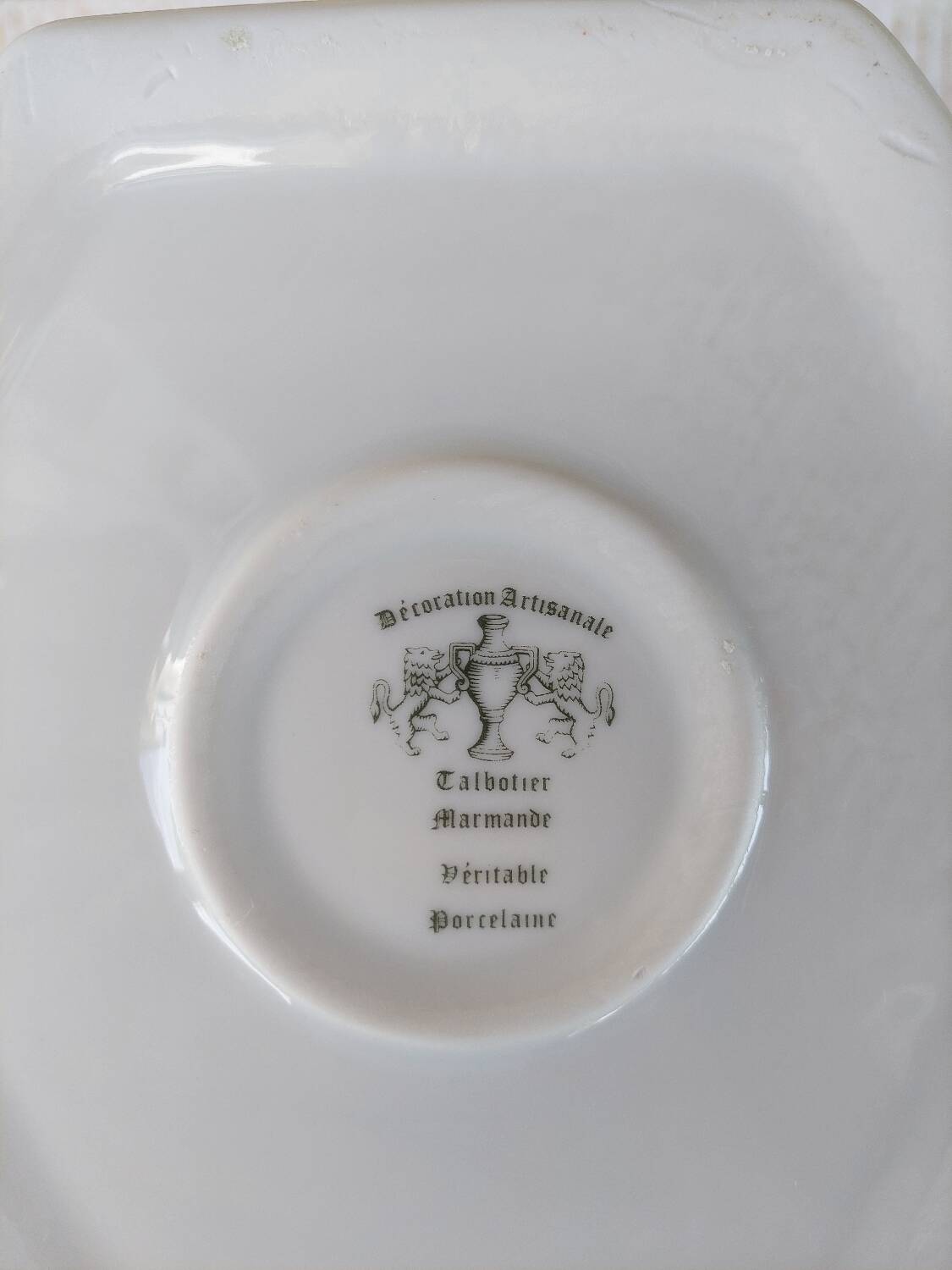Vintage porcelain cache pot