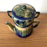 Cafetière ancienne en céramique