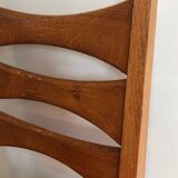 Suite de 6 chaises en chêne et assises de velours rouge