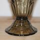Vase en verre moulé teinté brun fumé