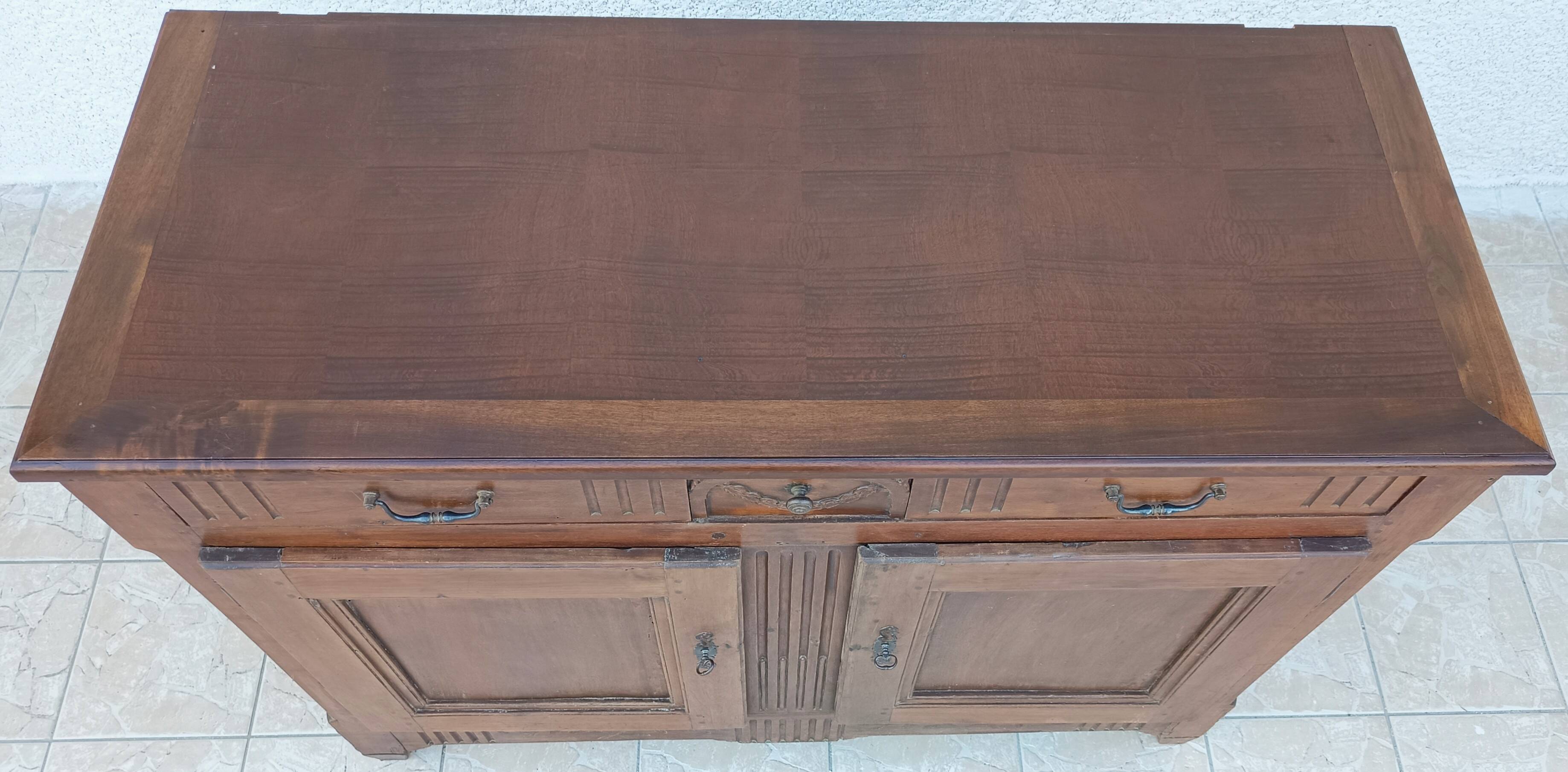 Louis XVI walnut buffet from the 19th century