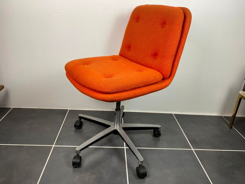 Vintage 1970 vintage vinco swivel desk chair