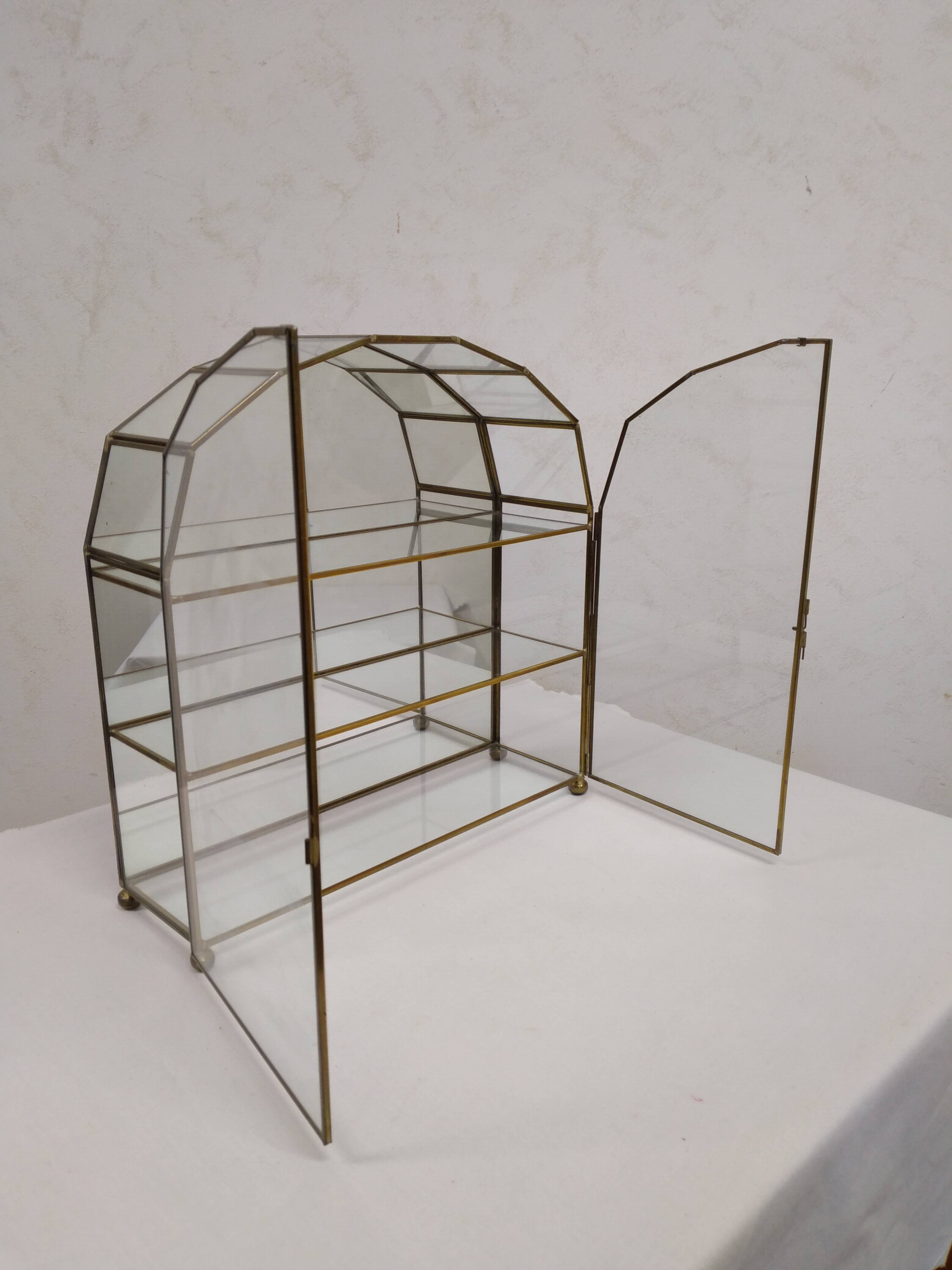 Old table display case