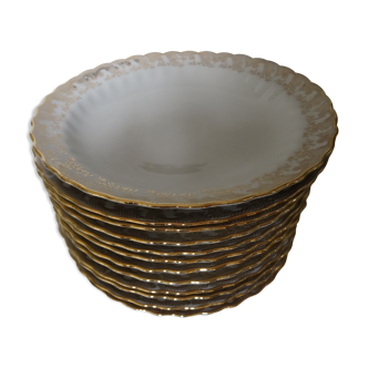 Lot of 12 white and gold plates