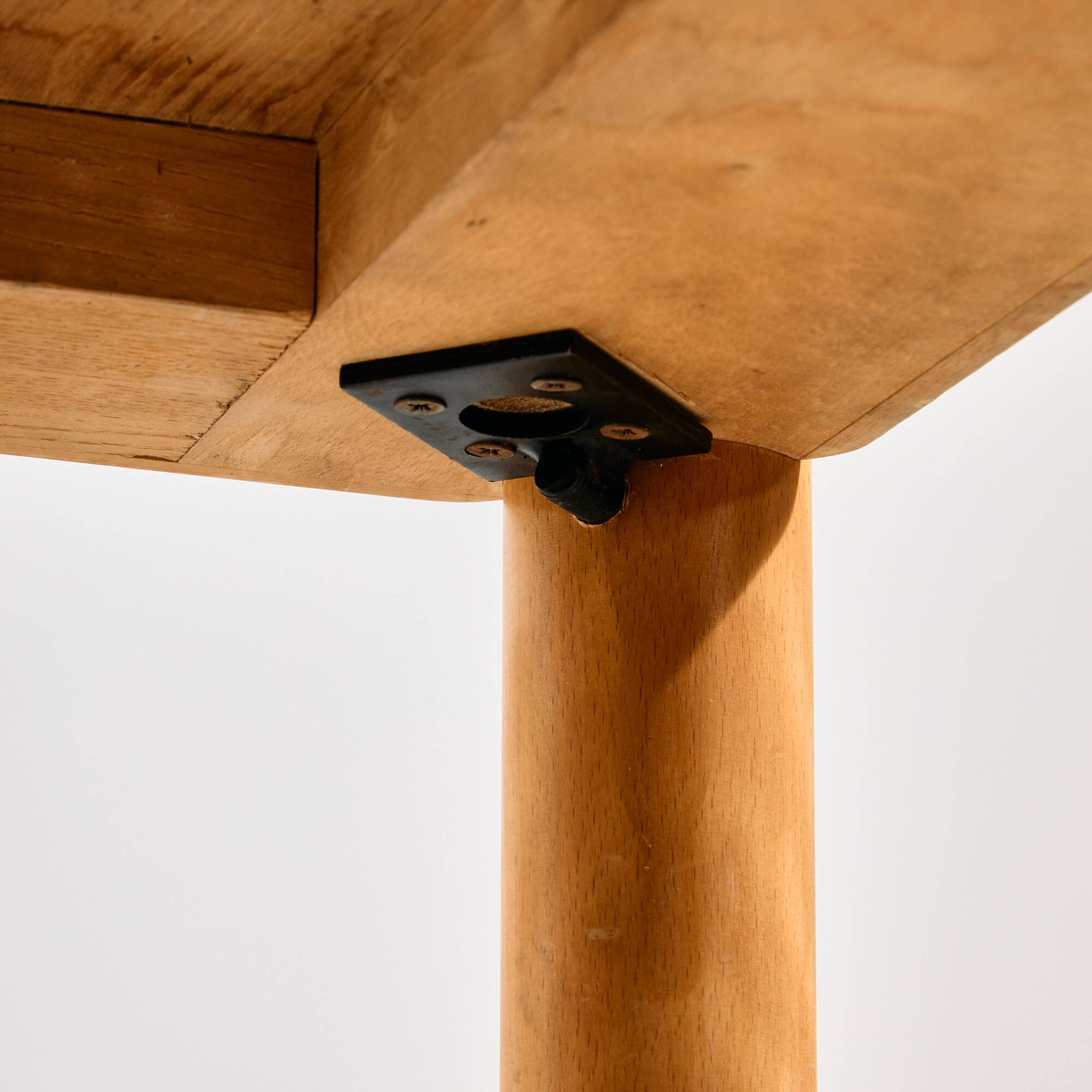 Oak dining table by Lübke