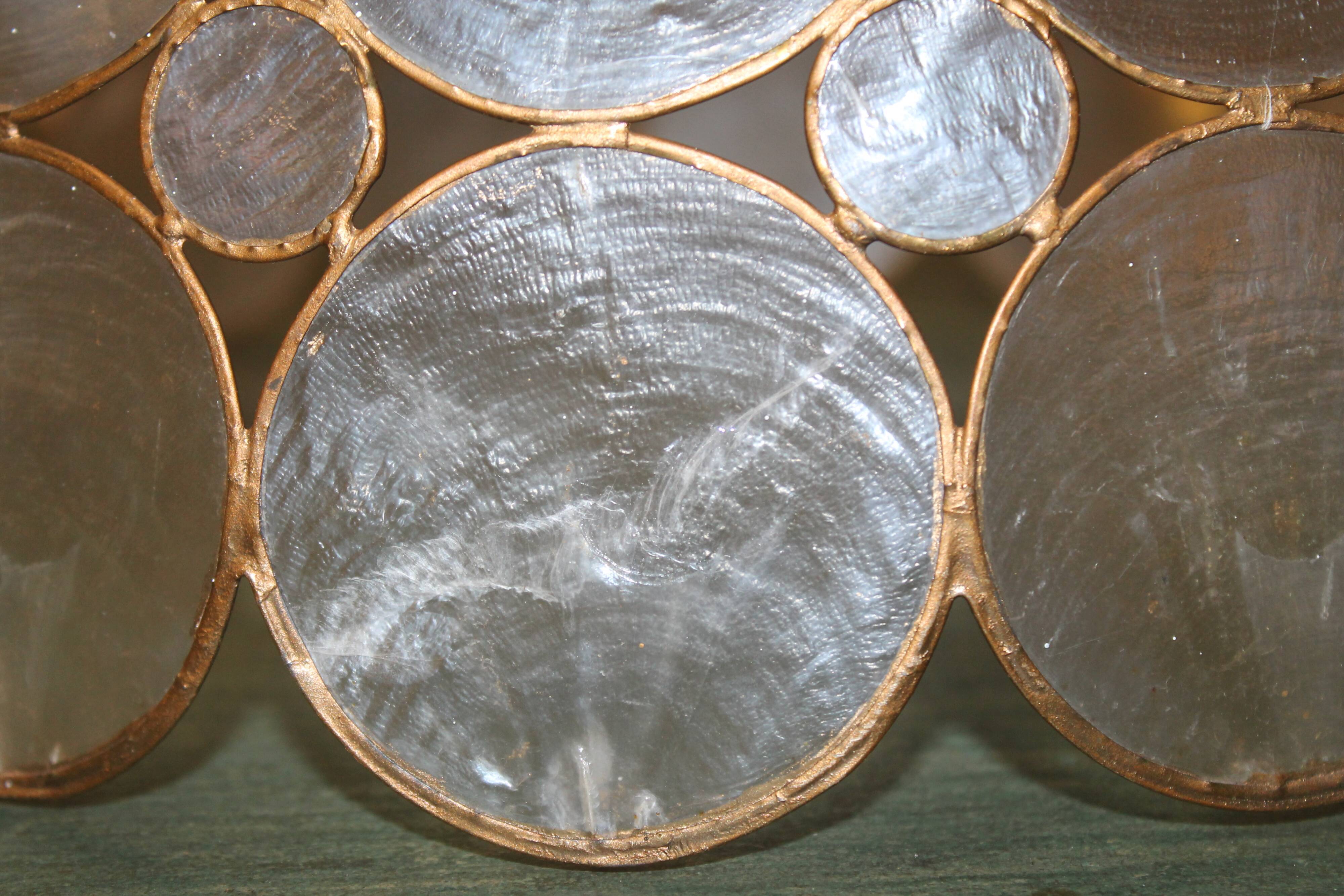 Mother-of-pearl suspension