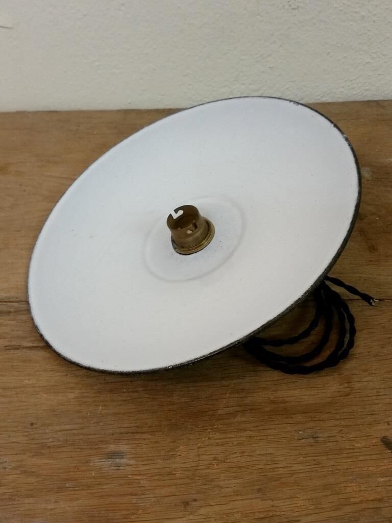 Hanging lamp in black enamelled plate