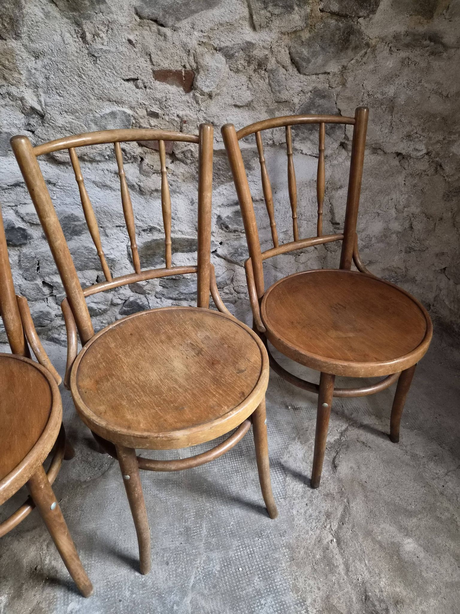 Set of 6 Fischel bentwood bistro chairs, Czechoslovakia, circa 1930–1950.