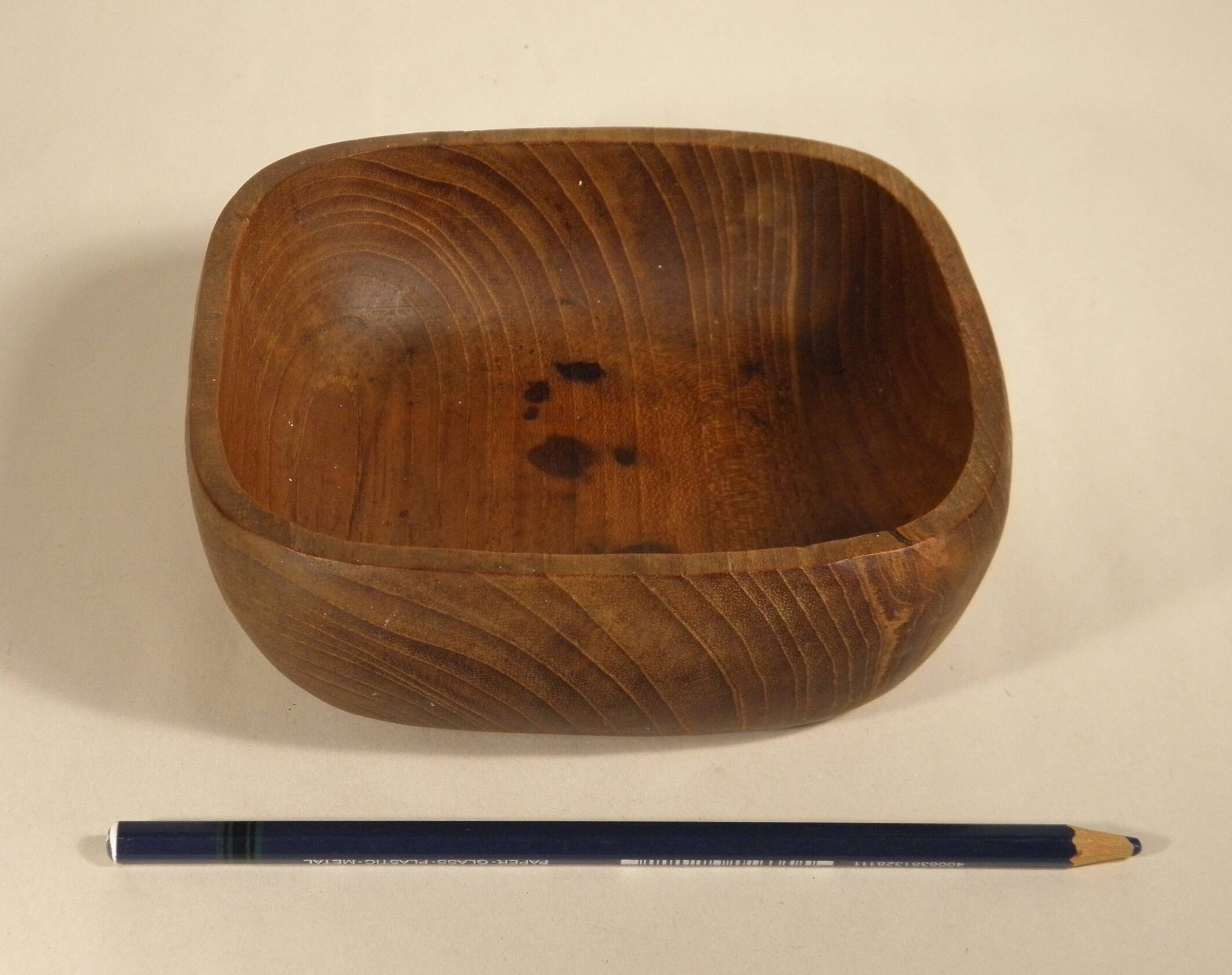 Teak bowl, empty pocket