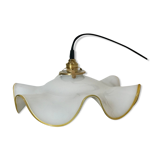 White and yellow opaline suspension