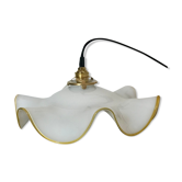 White and yellow opaline suspension