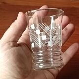 6 glasses 11 cl with vintage 1950 geometric patterns in white, France.