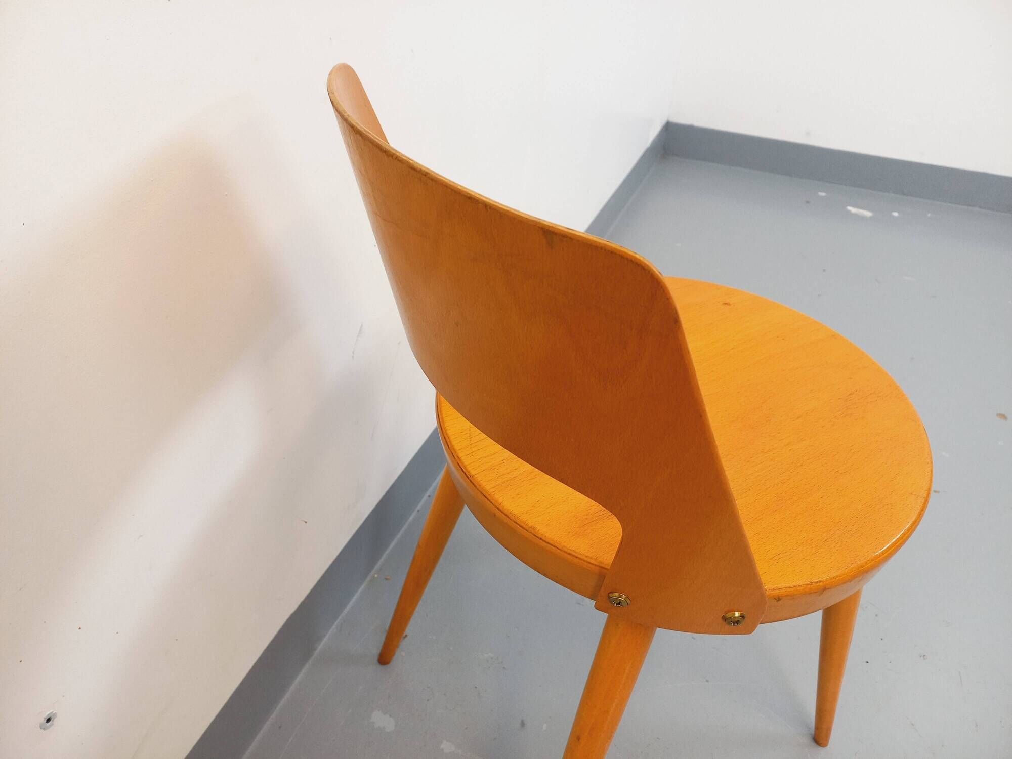 Chaise Mondor vintage de marque Baumann en bois des années 60