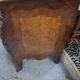 Commode de style louis xv en marqueterieflag